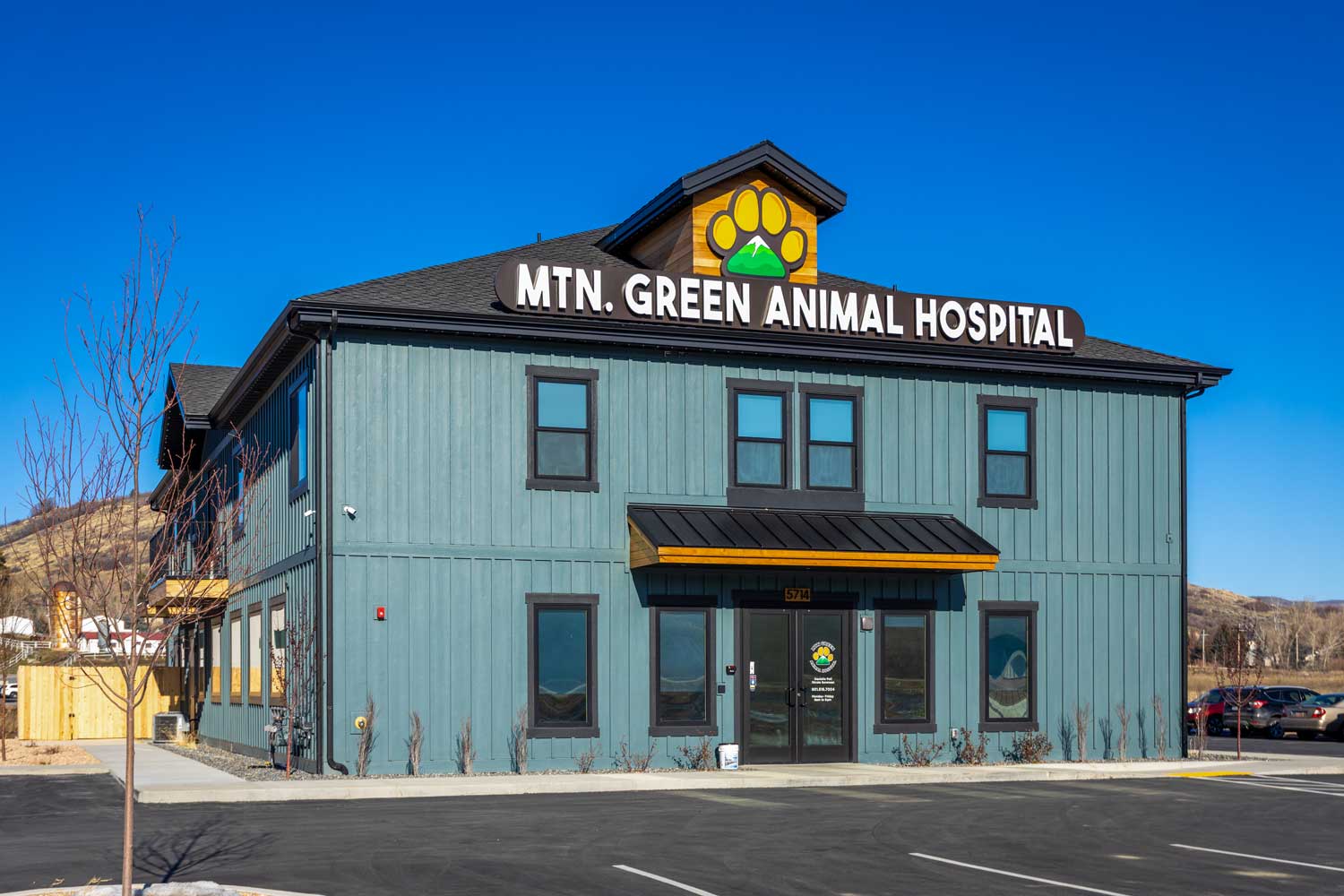 Exterior of Mtn. Green Animal Hospital in Mountain Green, Utah