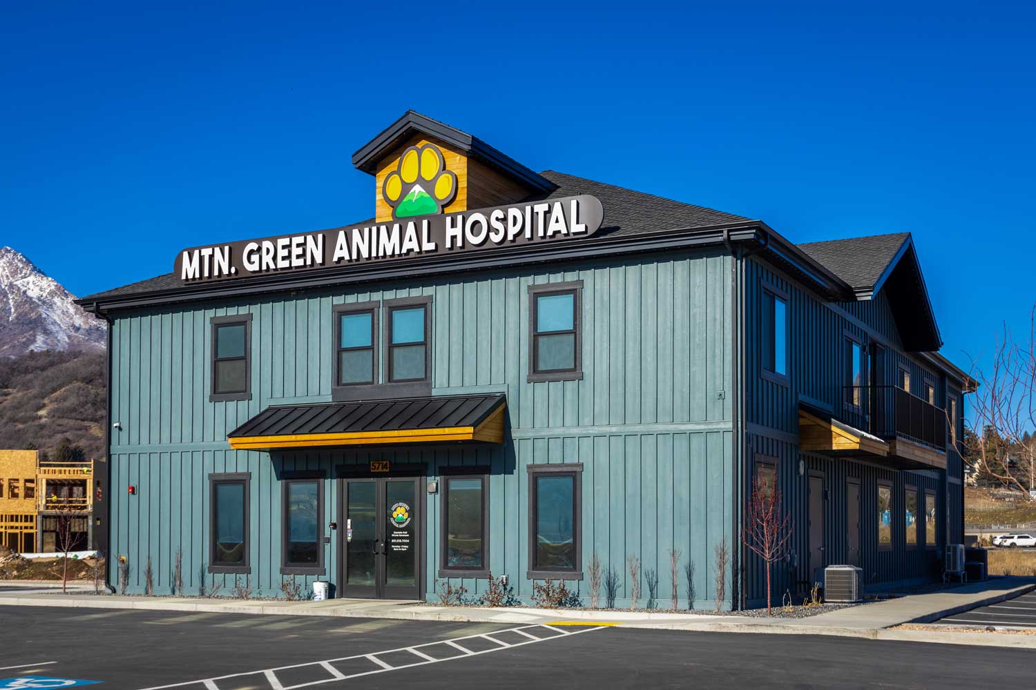 Exterior of Mtn. Green Animal Hospital in Mountain Green, Utah